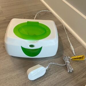 Munchkin warm glow wipe warmer